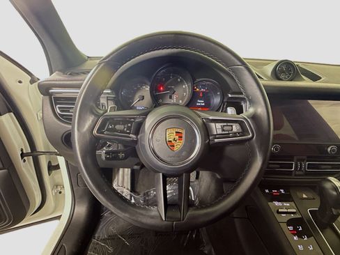 Used 2023 Porsche Macan AWD/4WD image 13