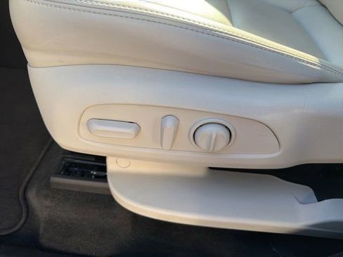 Used 2023 Buick Enclave Essence FWD image 34