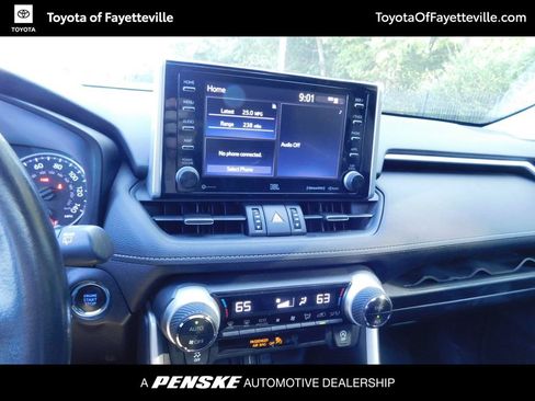 Used 2020 Toyota RAV4 XLE Premium FWD image 10