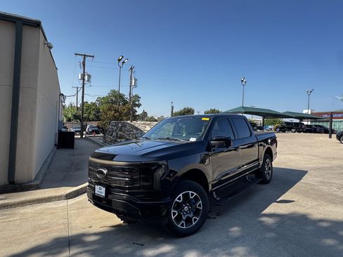Used 2023 Ford F150 Lightning Platinum AWD/4WD image 1