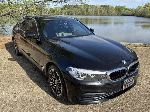 Used 2019 BMW 530i xDrive w/ Convenience Package image 2