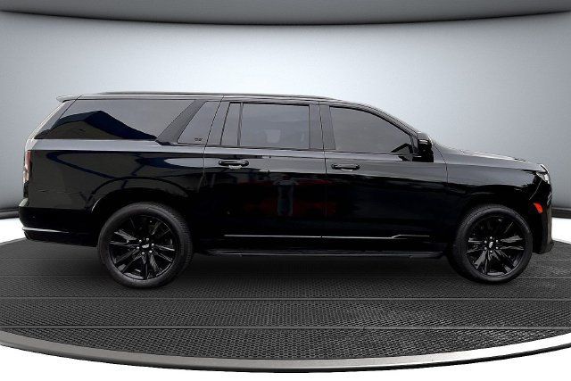 Used 2021 Cadillac Escalade ESV Sport AWD/4WD image 4