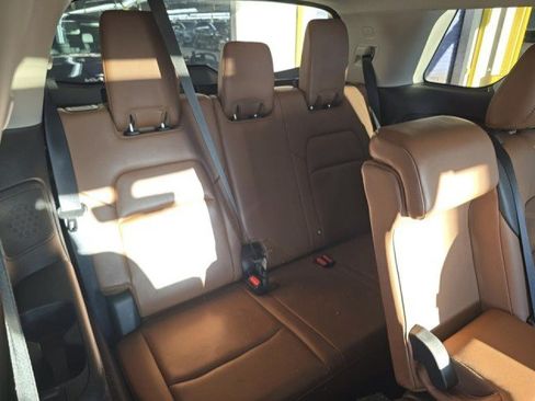 Used 2023 Nissan Pathfinder Platinum w/ Black Appearance Package AWD/4WD image 5