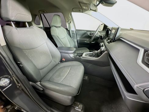 Used 2021 Toyota RAV4 XLE w/ XLE Grade Weather Package FWD image 29