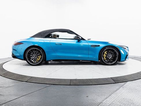 Used 2022 Mercedes-Benz SL 63 AMG 4MATIC w/ Driver Assistance Package image 36