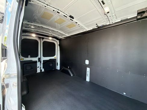 New 2026 Ford Transit 250 148 Medium Roof w/ Load Area Protection Package RWD image 10