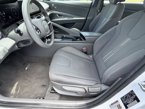 Used 2024 Hyundai Elantra SEL FWD image 16