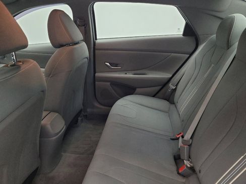 Used 2021 Hyundai Elantra SEL image 18