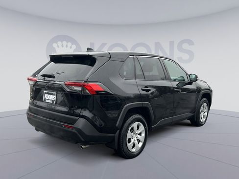 Used 2023 Toyota RAV4 LE image 7