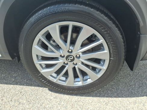 Certified 2025 INFINITI QX50 Luxe AWD/4WD image 9