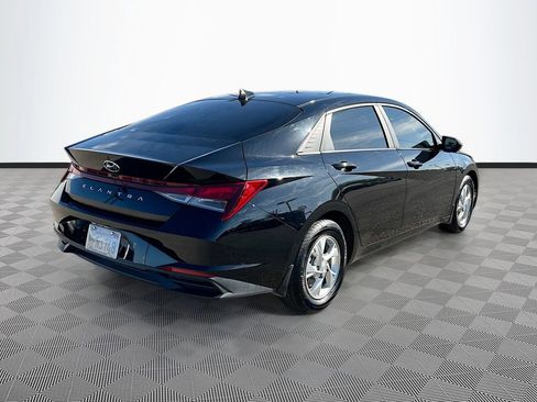 Used 2023 Hyundai Elantra SE image 7