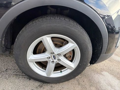 Used 2017 Ford Explorer XLT w/ Equipment Group 202A image 16