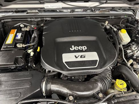 Used 2016 Jeep Wrangler Unlimited Sport image 11