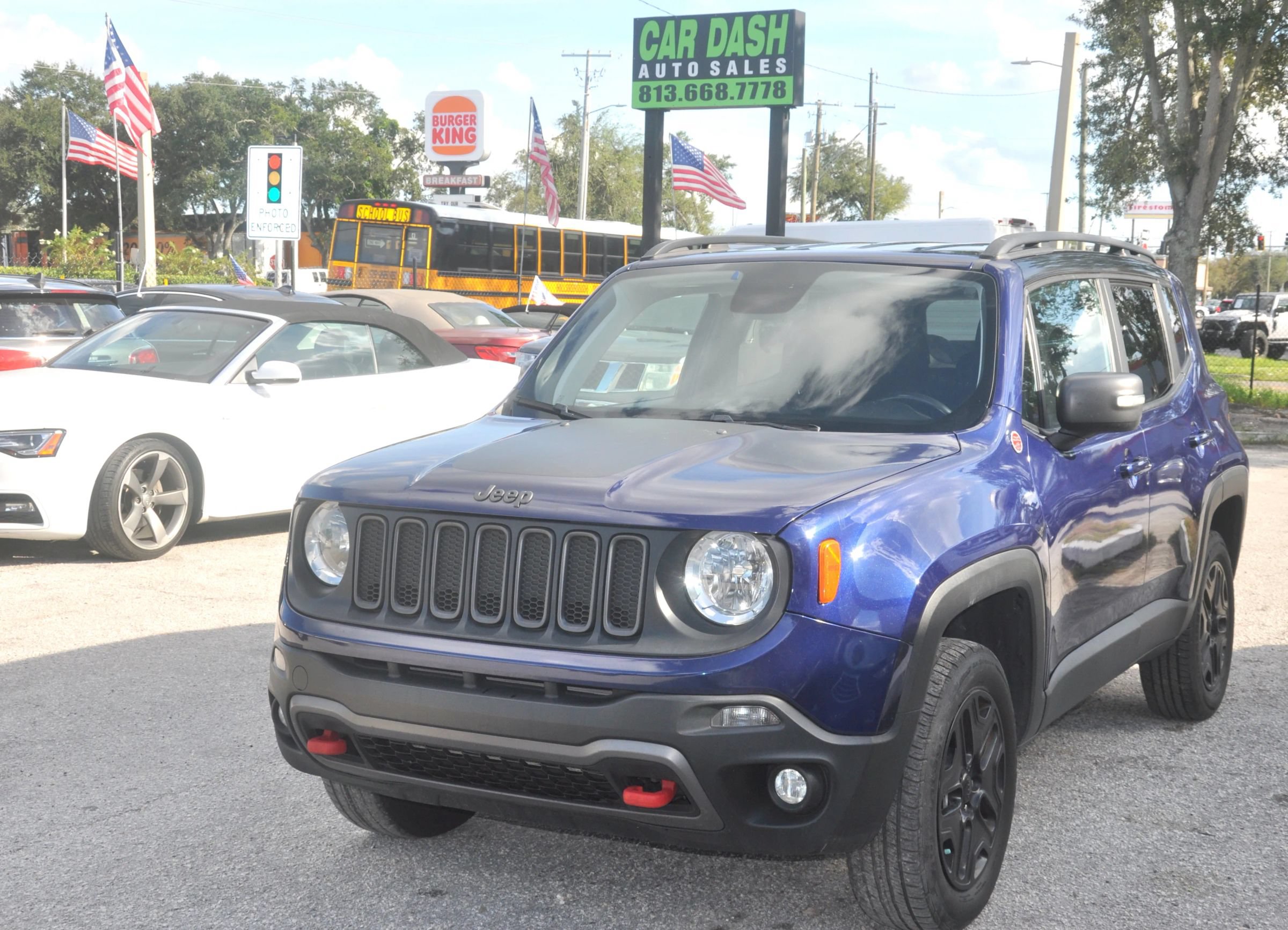 Used 2018 Jeep Renegade Trailhawk w/ Popular Equipment Group AWD/4WD image 2