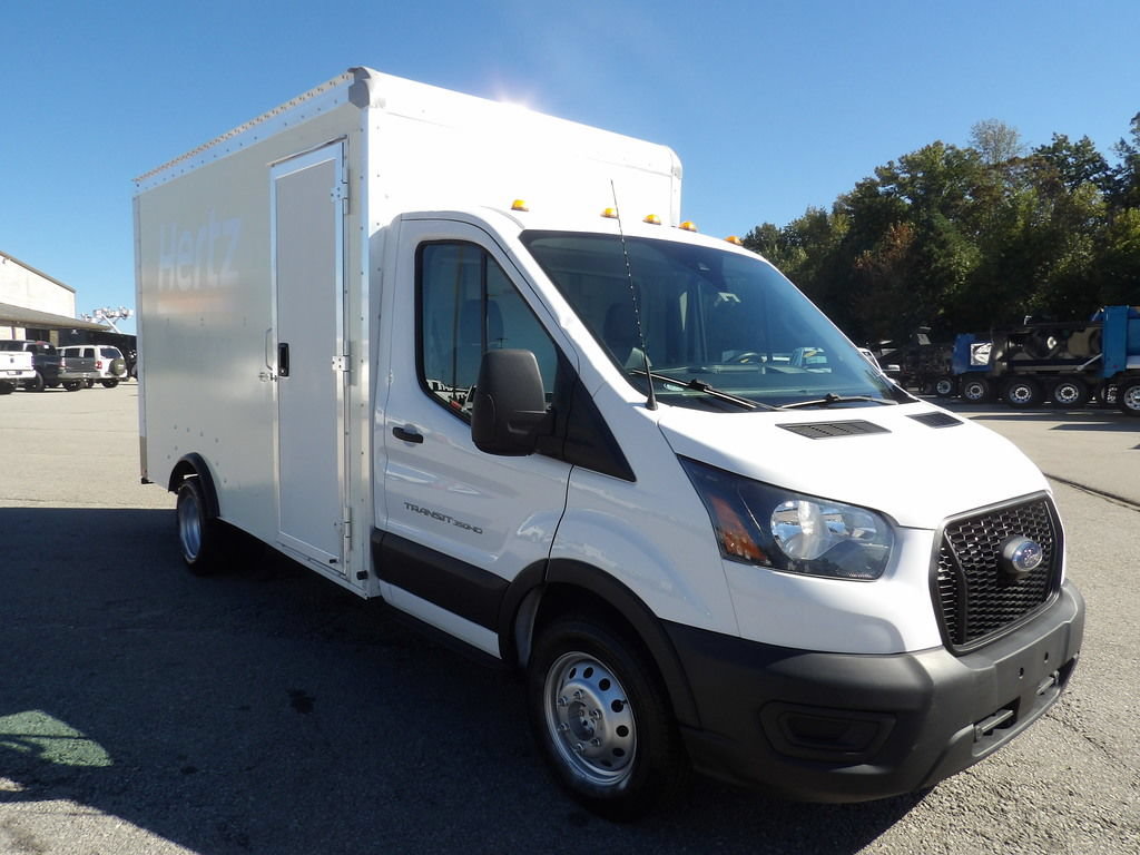 Used 2022 Ford Transit 350 DRW RWD image 10
