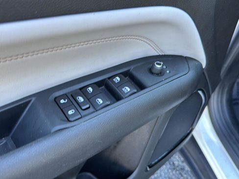 Used 2025 Jeep Compass Limited image 27