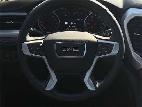 Used 2023 GMC Acadia SLT w/ Elevation Edition image 11