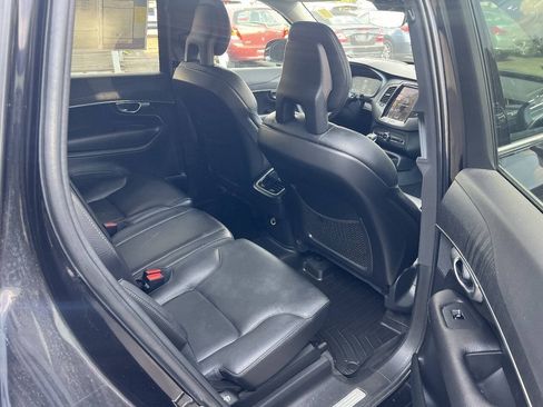Used 2020 Volvo XC90 T6 Momentum AWD/4WD image 14