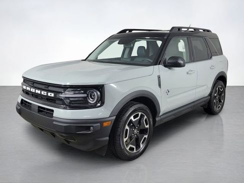Certified 2023 Ford Bronco Sport Outer Banks AWD/4WD image 7