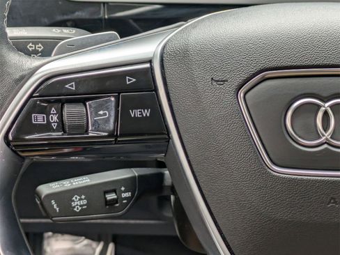 Used 2024 Audi Q8 e-tron Premium image 10