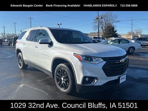 Used 2018 Chevrolet Traverse LT image 2