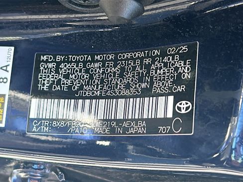 Used 2025 Toyota Corolla LE FWD image 30