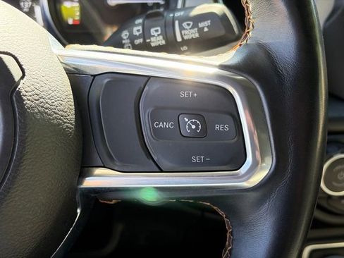 Used 2022 Jeep Wrangler Unlimited Sahara image 17