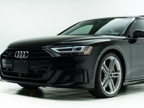 Used 2020 Audi S8 L image 17