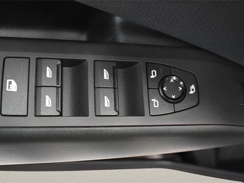 Used 2025 BMW X3 xDrive30i w/ Convenience Package image 15