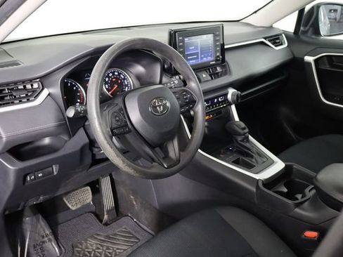Used 2020 Toyota RAV4 LE FWD image 23