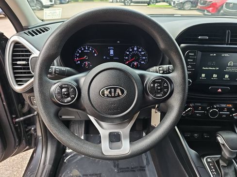 Used 2021 Kia Soul S FWD image 17