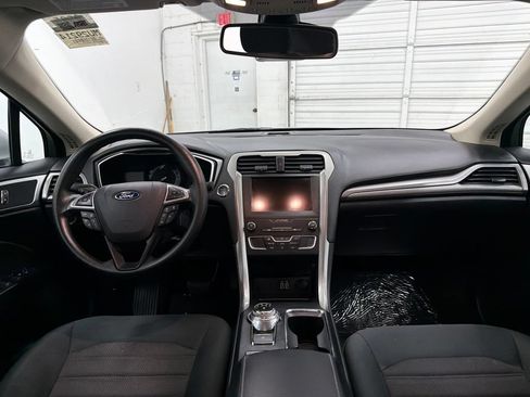 Used 2019 Ford Fusion SE FWD image 27