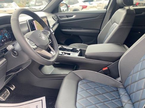 New 2026 Volkswagen Atlas Cross Sport SEL Premium R-Line image 9