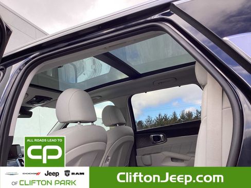 Used 2023 Kia Sorento SX Prestige image 15