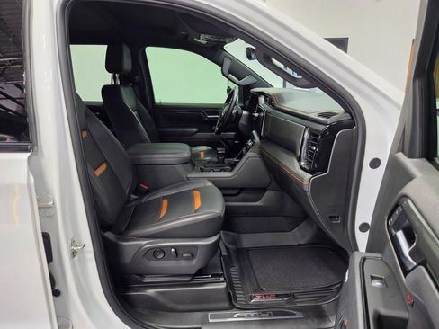 Used 2025 GMC Sierra 1500 AT4 w/ Technology Package AWD/4WD image 20
