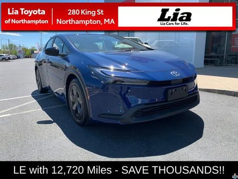 Used 2025 Toyota Prius LE AWD/4WD image 1
