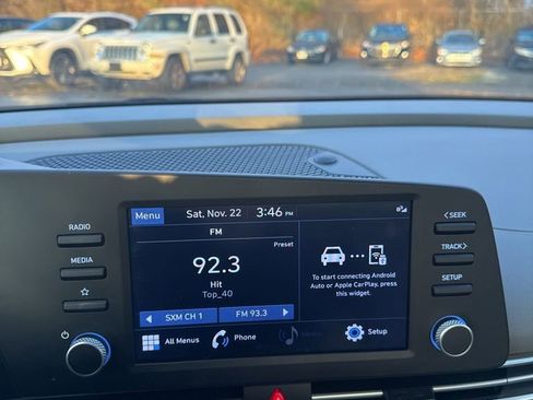 Used 2023 Hyundai Elantra SEL image 19