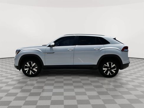 Used 2022 Volkswagen Atlas Cross Sport SE FWD image 3