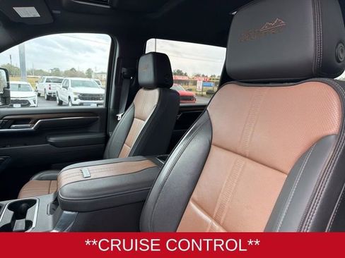 Used 2024 Chevrolet Silverado 2500 High Country w/ Technology Package image 10