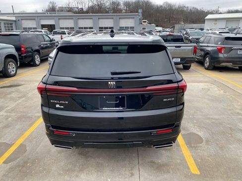 Used 2025 Buick Enclave Sport Touring image 5