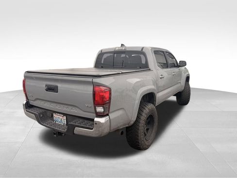Used 2021 Toyota Tacoma SR5 AWD/4WD image 12