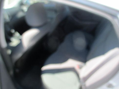 Used 2015 Hyundai Elantra SE FWD image 9