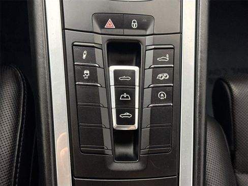 Used 2017 Porsche 911 Carrera S image 27
