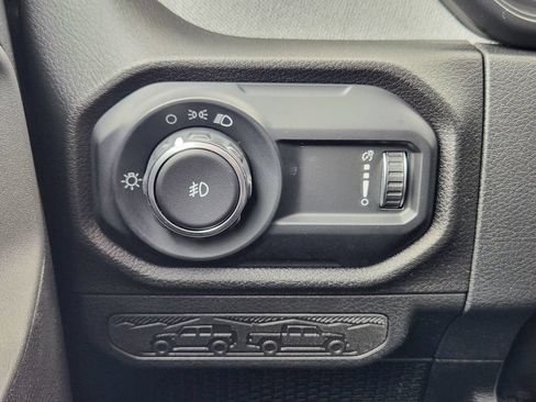 Used 2025 Jeep Wrangler Unlimited Sport AWD/4WD image 23