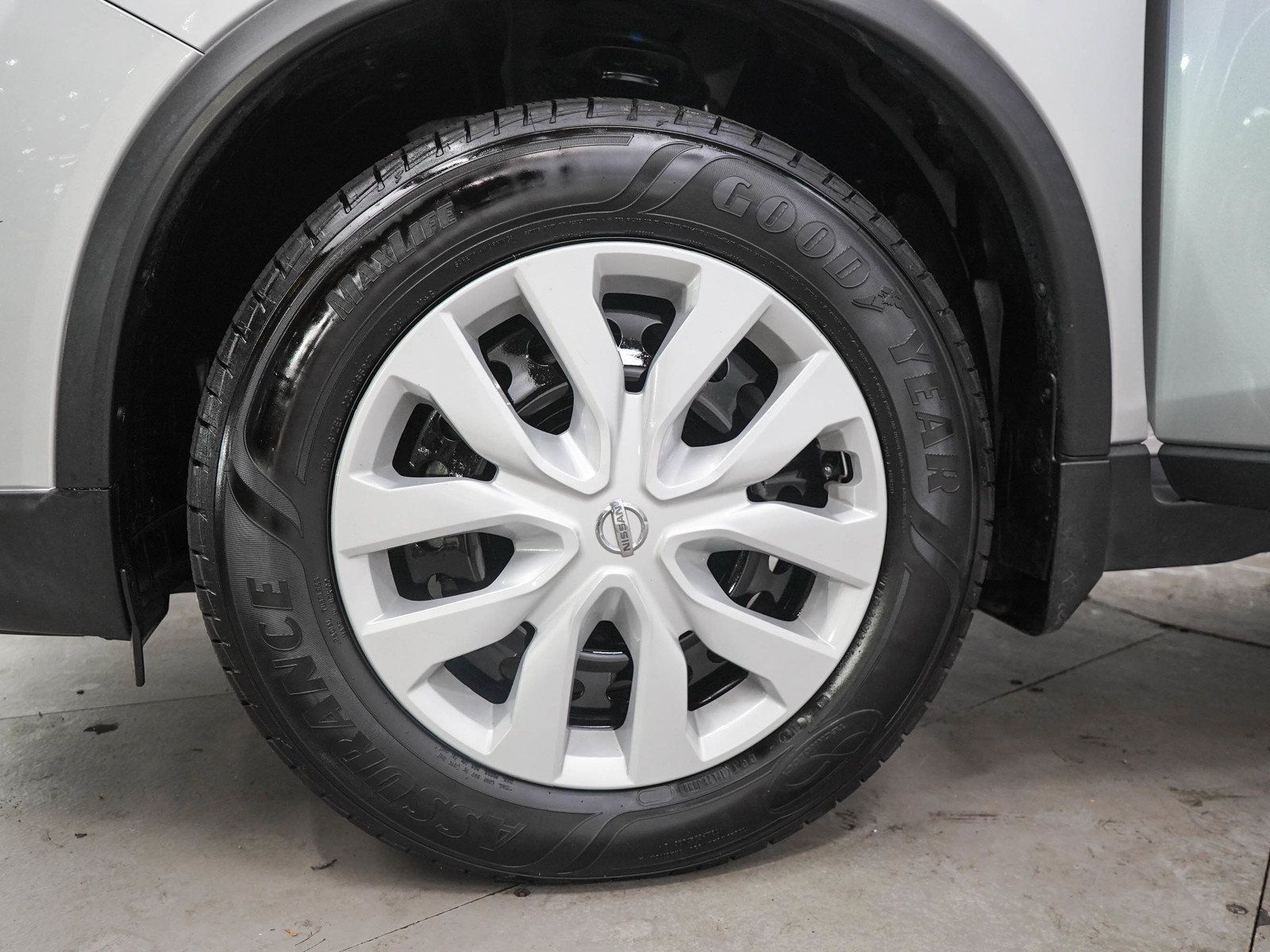 Used 2016 Nissan Rogue S AWD/4WD image 27