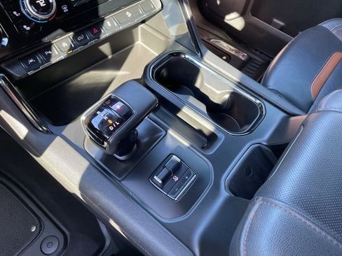 Used 2024 GMC Sierra 1500 AT4 w/ Technology Package image 19