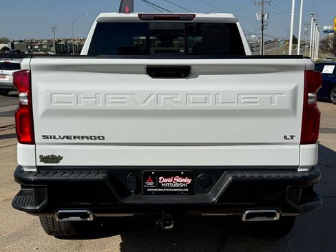 Used 2025 Chevrolet Silverado 1500 LT Trail Boss w/ Convenience Package II image 9