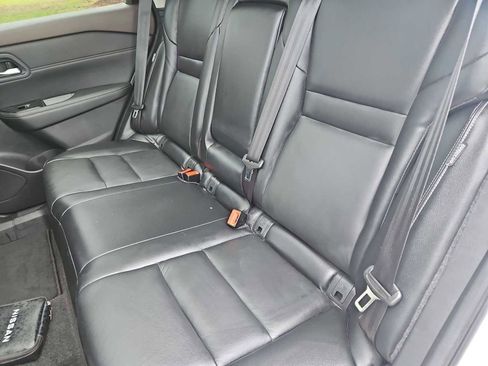 Used 2023 Nissan Rogue SL AWD/4WD image 38