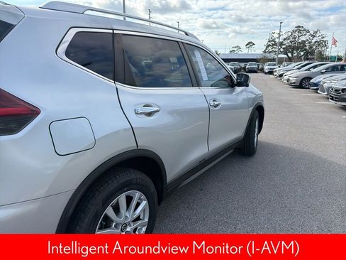 Used 2018 Nissan Rogue SV w/ Premium Package image 10