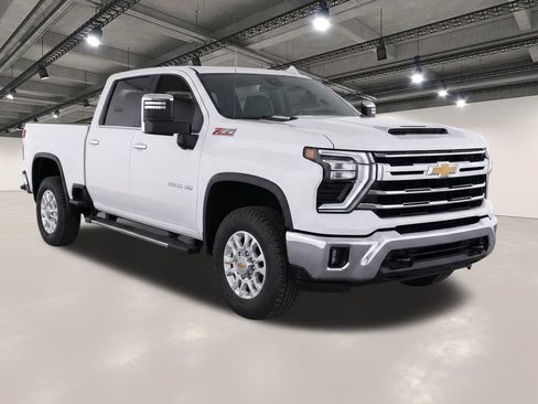 Used 2024 Chevrolet Silverado 2500 LTZ w/ LTZ Convenience Package AWD/4WD image 2